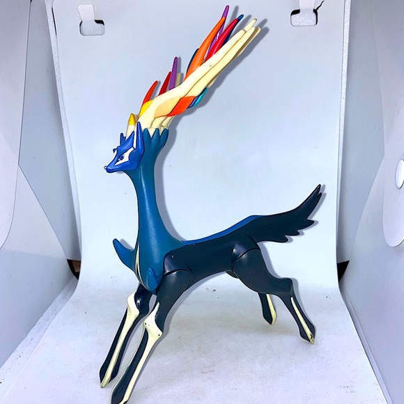 Xerneas Pokemon Sammel- und Spiel Figur